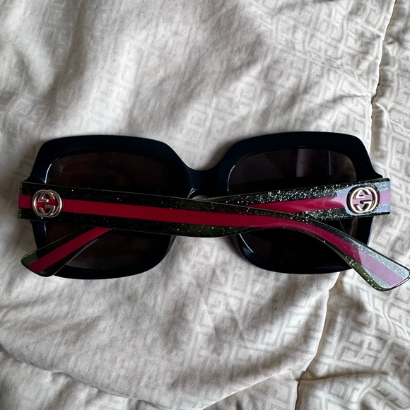 Gucci Sunglasses - Authentic comes with case and dust bag - Picture 4 of 6